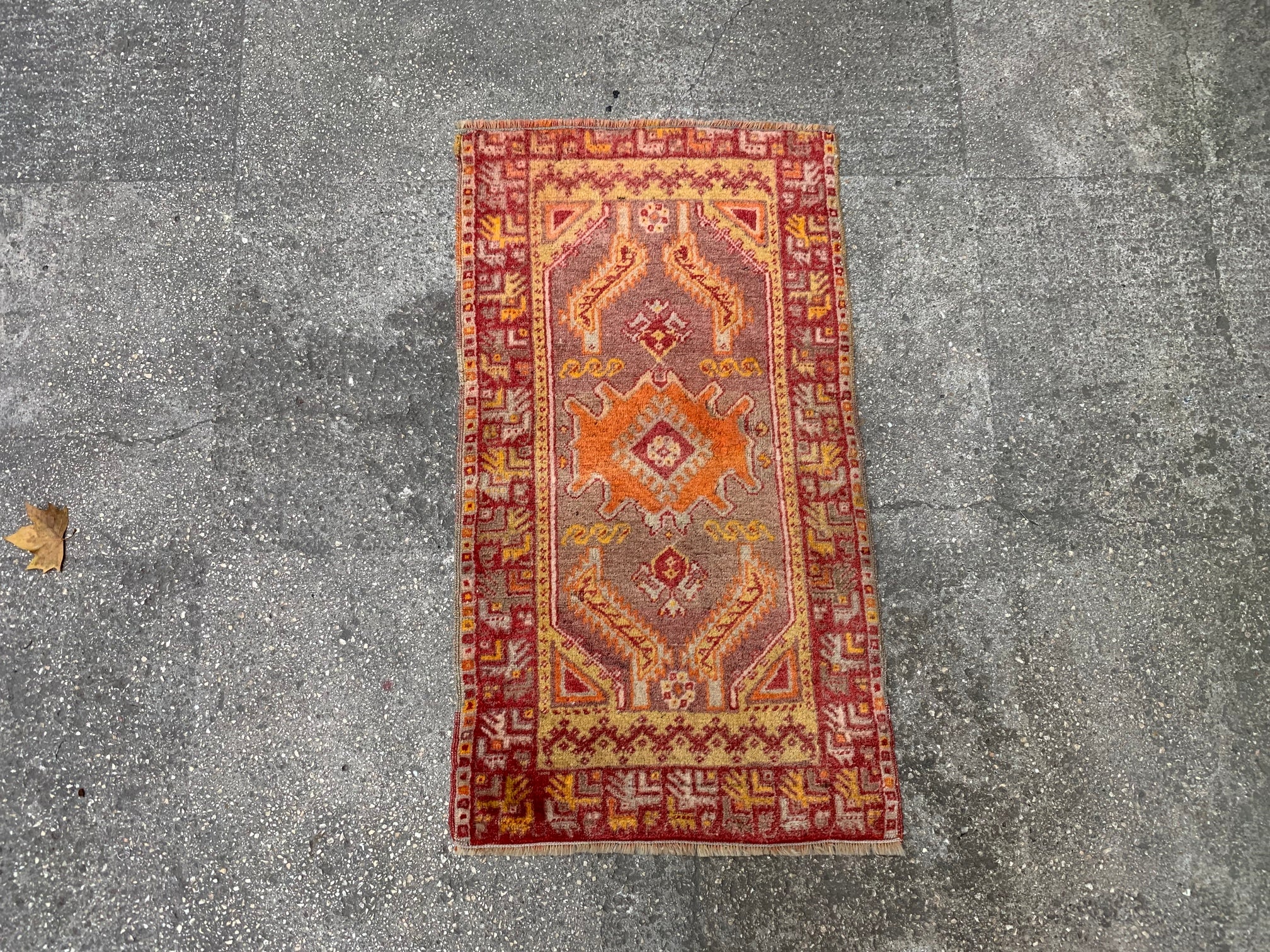 Vintage small rug, 1.7x2.11 ft, s780