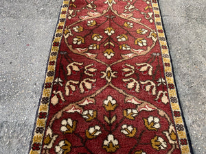 Vintage Small Rug M634