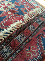 Load image into Gallery viewer, Authentic Turkish Kilim Rug 3.5x4.6 ft
