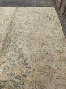 Vintage oriental rug, 5.6x9.8 ft, VP837