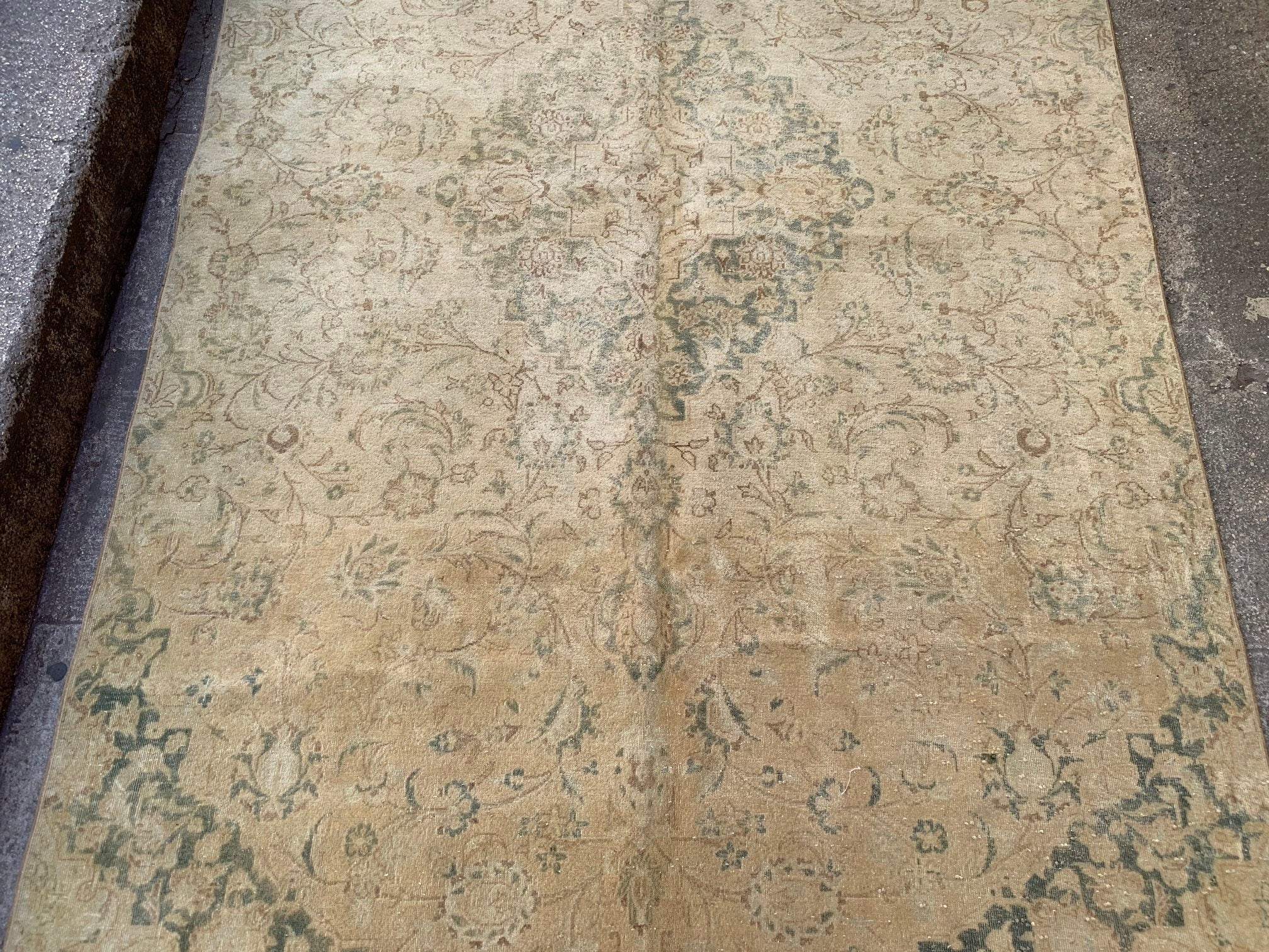 Vintage oriental rug, 5.6x9.8 ft, VP837