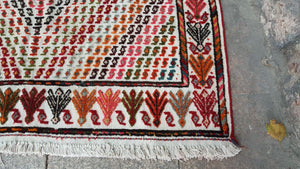 Vintage cicim rug, 4.7x6.10 ft, S891