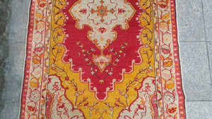 Oriental medallion rug, 6x6.11 ft, G610