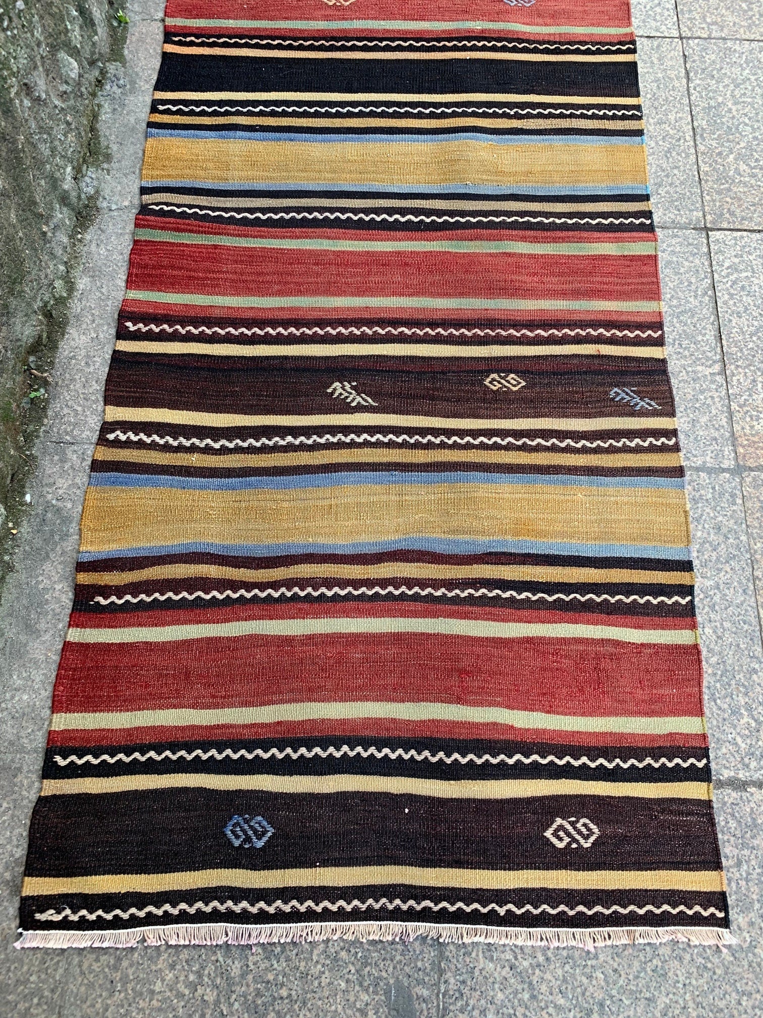 Striped kilim rug, 2.8x5.11 ft, K715