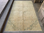 Load image into Gallery viewer, Vintage oriental rug, 5.6x9.8 ft, VP837
