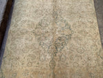 Load image into Gallery viewer, Vintage oriental rug, 5.6x9.8 ft, VP837
