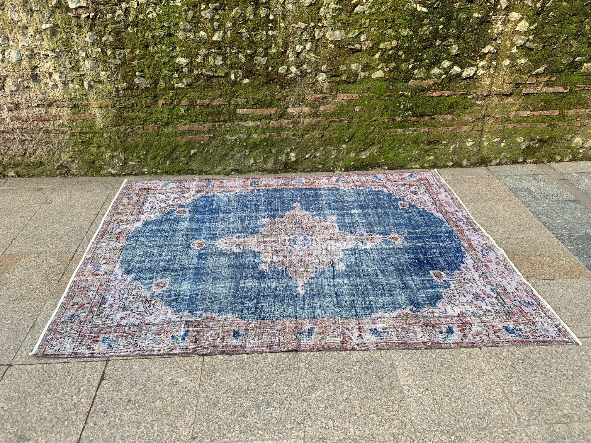 Blue medallion rug, 5.8 x7.10 ft, B876